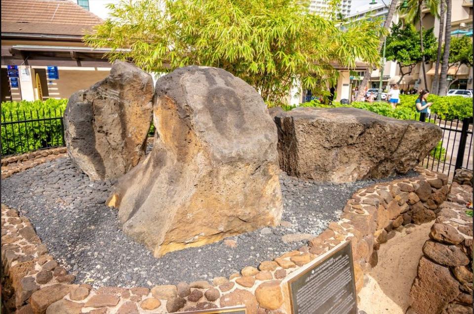 Honolulu Healer Stones