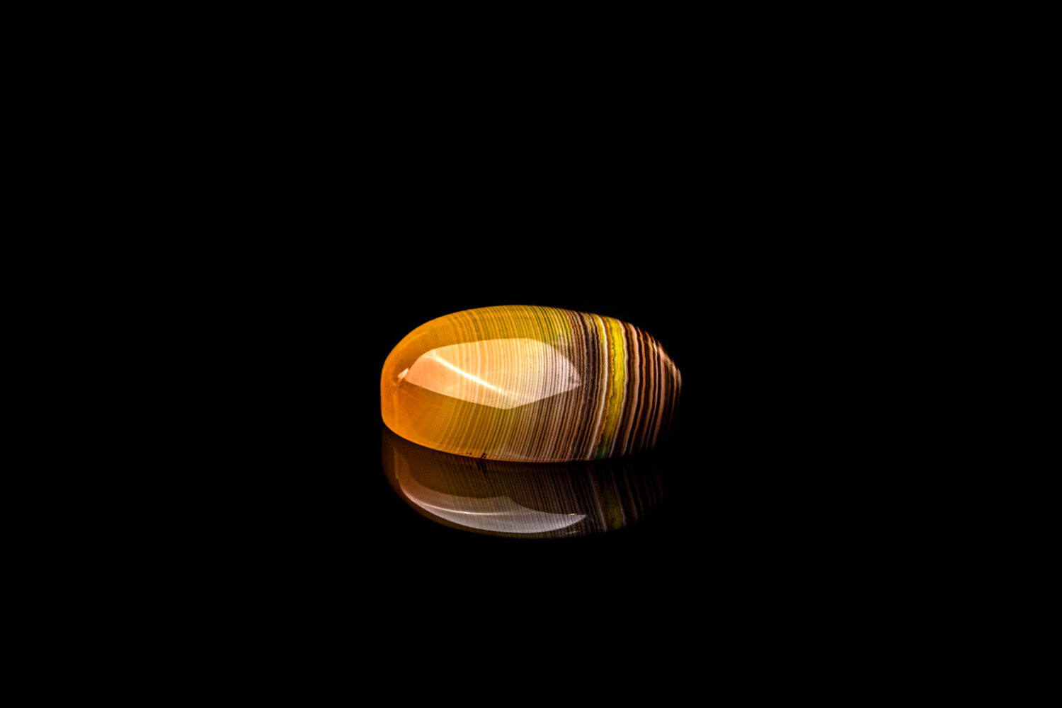 Tiger's Eye Gemstones. Natural Stones